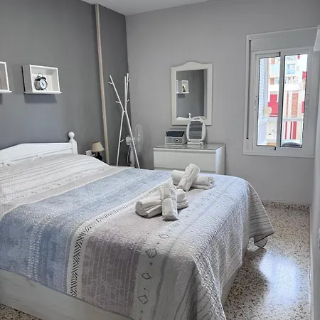 Cozy In Prime Location - Apartman